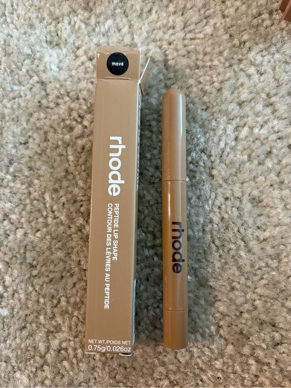 Rhode Peptide Lip Shape- move (NWT)